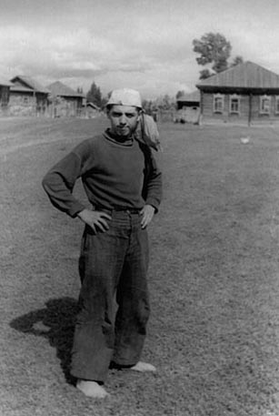 Yu.P.Korshunov in Kislovka, Tomsk province, at student practice, 1953